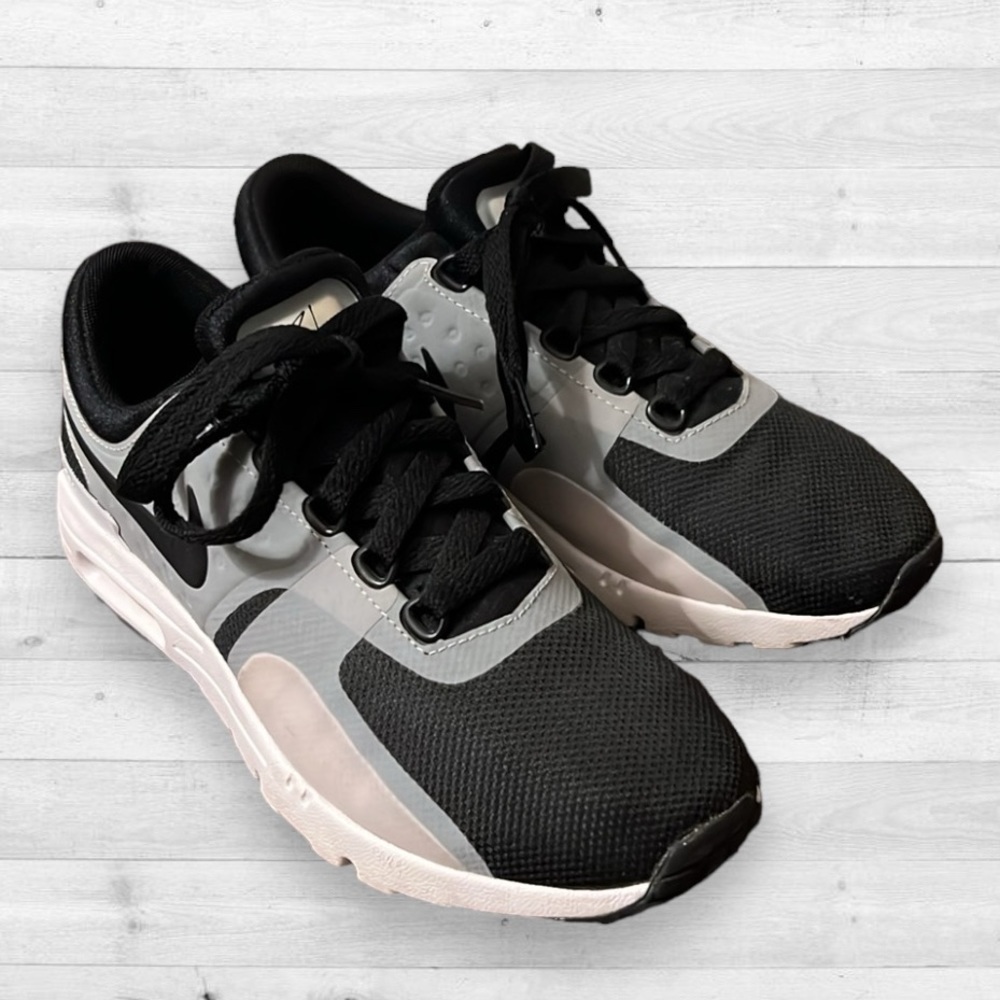 Nike air max zero black & white  857661-102